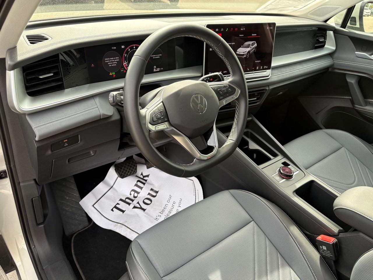 2026 Volkswagen Tiguan Comfortline 4MOTION  Heated Seats & Steering Wheel Photo