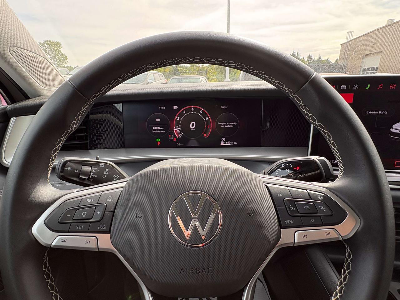2026 Volkswagen Tiguan Comfortline 4MOTION  Heated Seats & Steering Wheel Photo