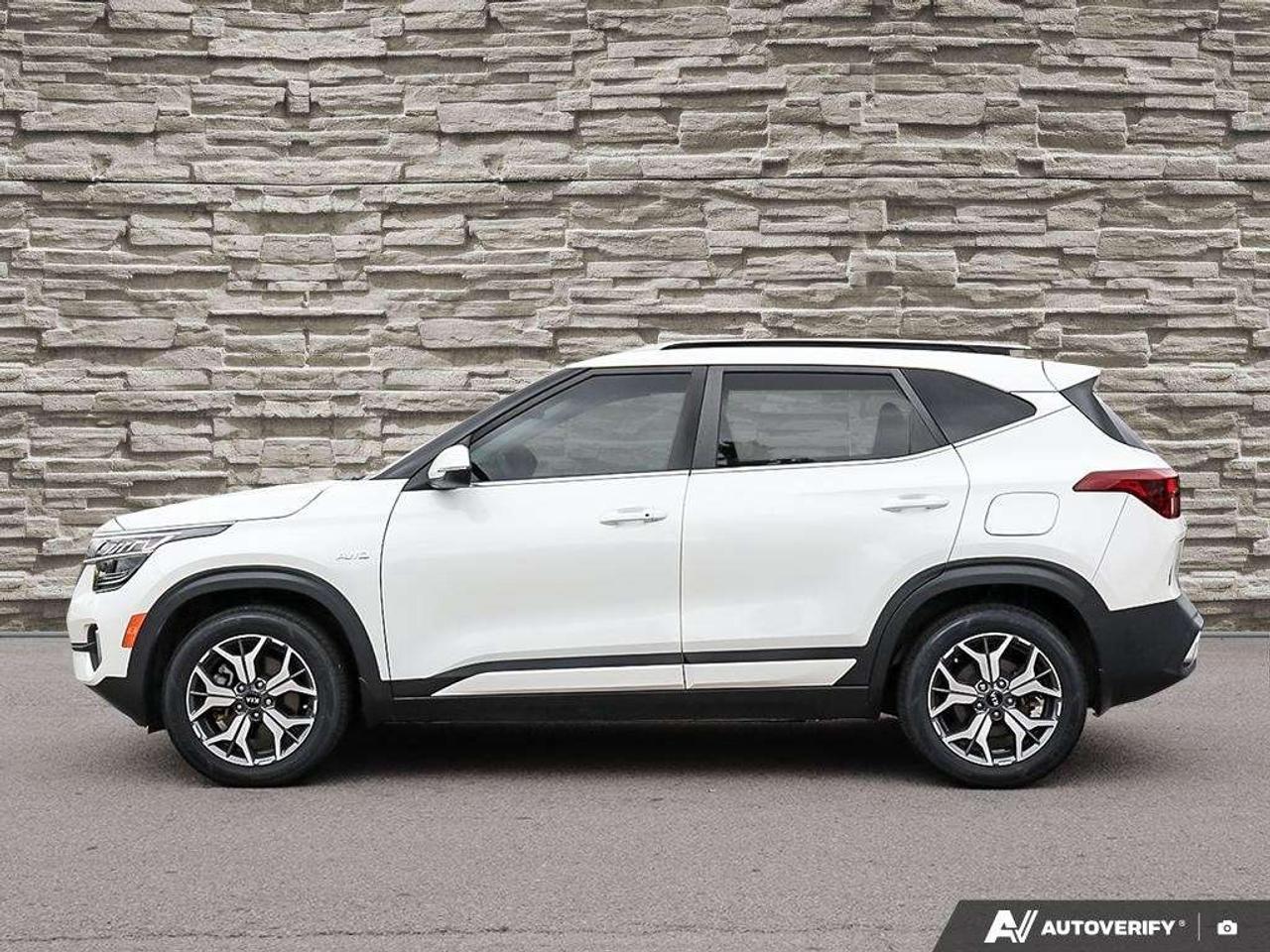 2021 Kia Seltos AWD   SUNROOF  HTD COOLED SEATS Photo