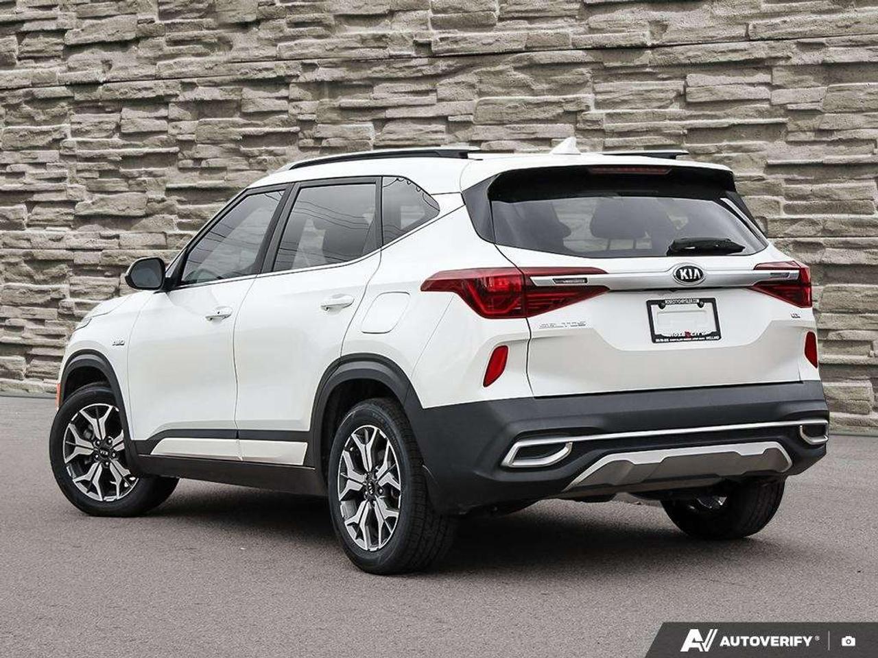 2021 Kia Seltos AWD   SUNROOF  HTD COOLED SEATS Photo