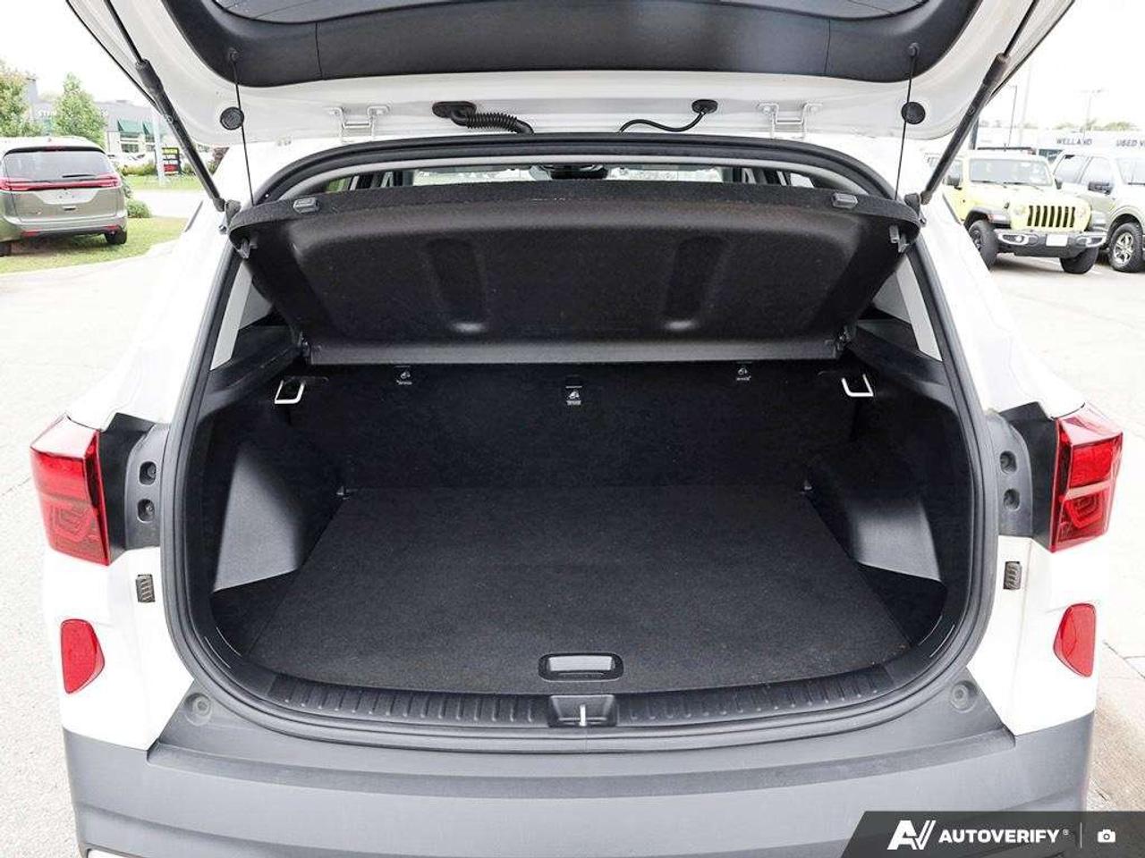 2021 Kia Seltos AWD   SUNROOF  HTD COOLED SEATS Photo