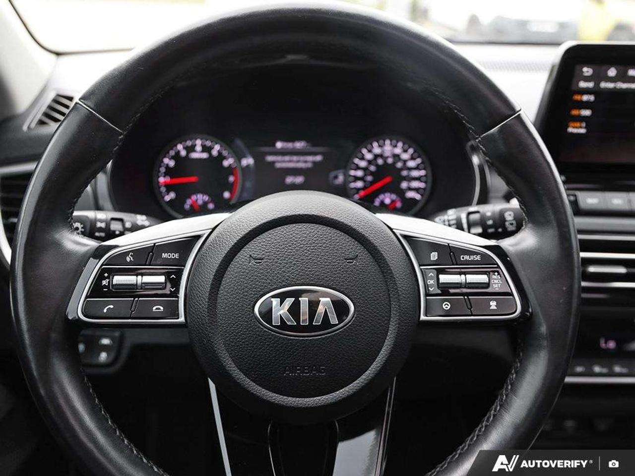 2021 Kia Seltos AWD   SUNROOF  HTD COOLED SEATS Photo