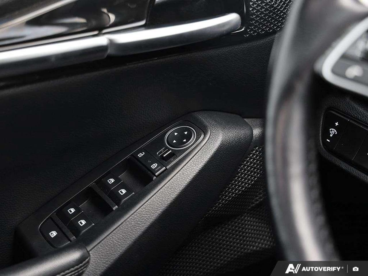 2021 Kia Seltos AWD   SUNROOF  HTD COOLED SEATS Photo