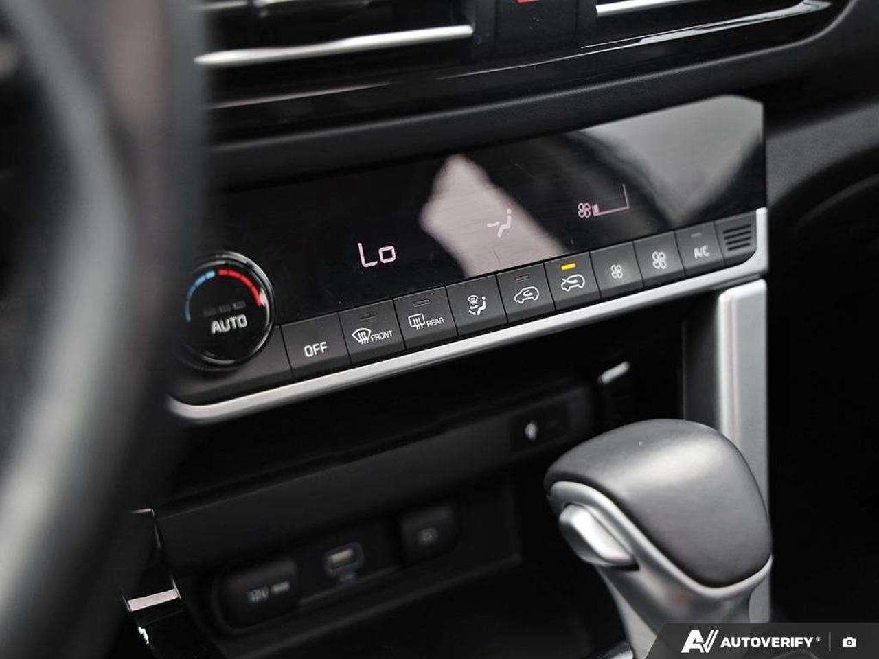 2021 Kia Seltos AWD   SUNROOF  HTD COOLED SEATS Photo