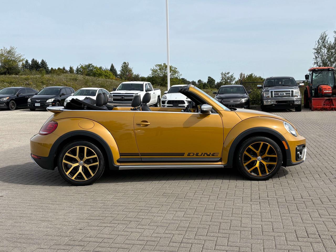 2017 Volkswagen Beetle Dune   Nav.   Heated Seats   Blind-spot   CarPlay Photo