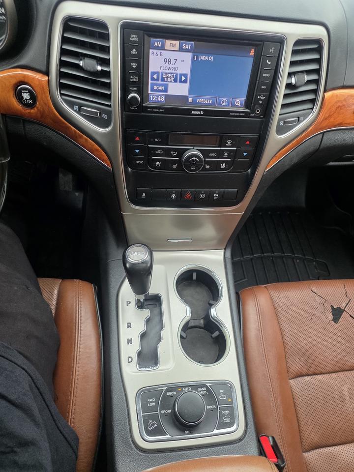 2012 Jeep Grand Cherokee Overland Photo