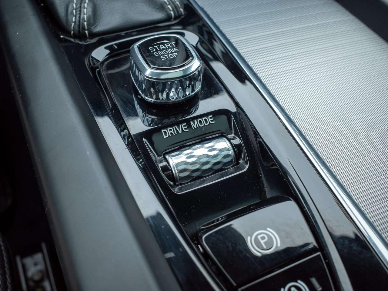 2020 Volvo XC60 R-Design - Turbo/Supercharged Engine Photo