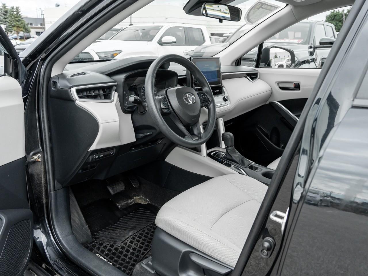 2023 Toyota Corolla Cross L 4dr Front-Wheel Drive Photo