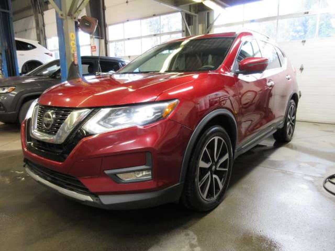 2018 Nissan Rogue SL AWD, NAV, ROOF, LEATHER, APPLE/ANDROID, 104K! Photo