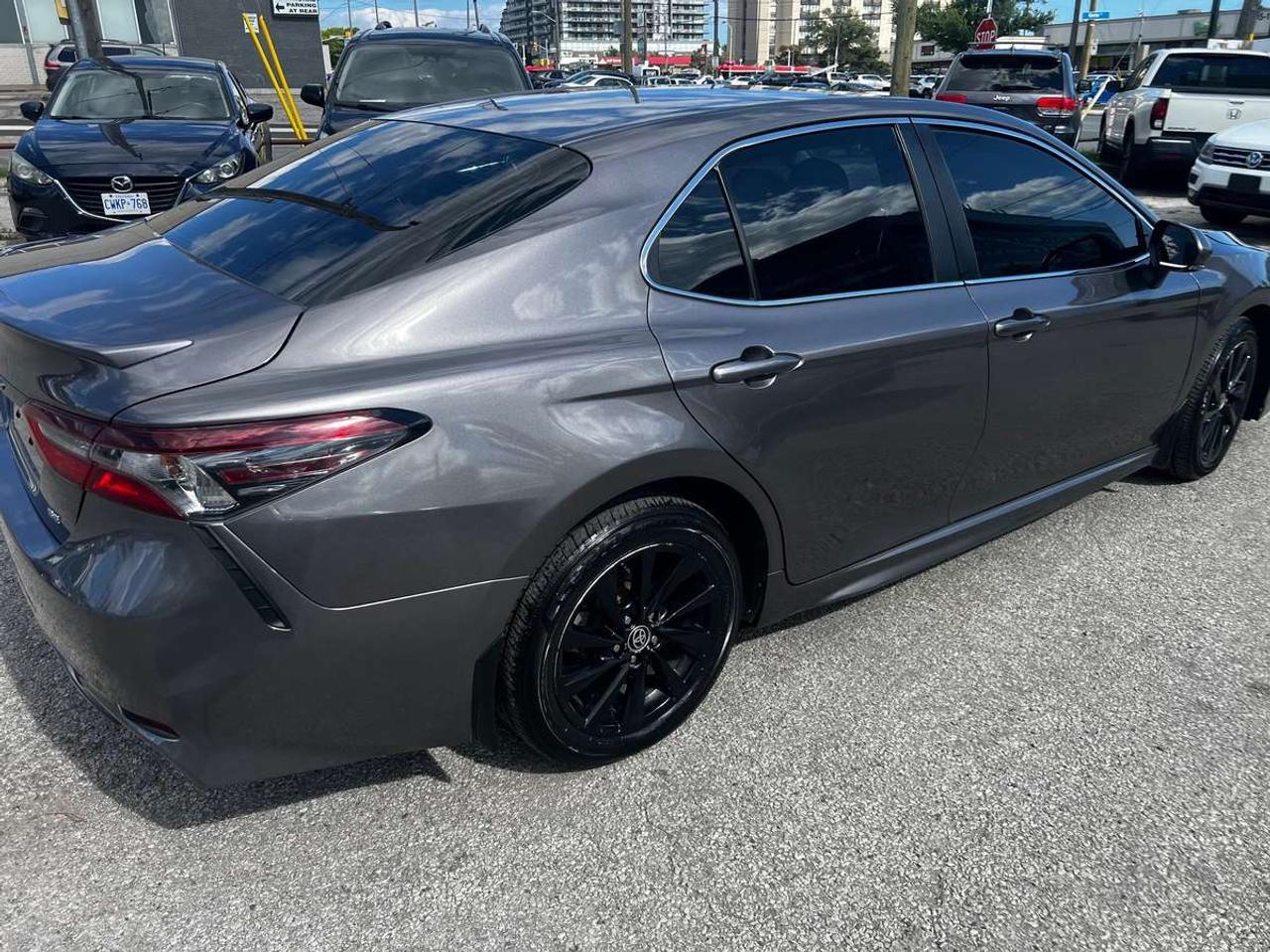 2021 Toyota Camry SE Photo