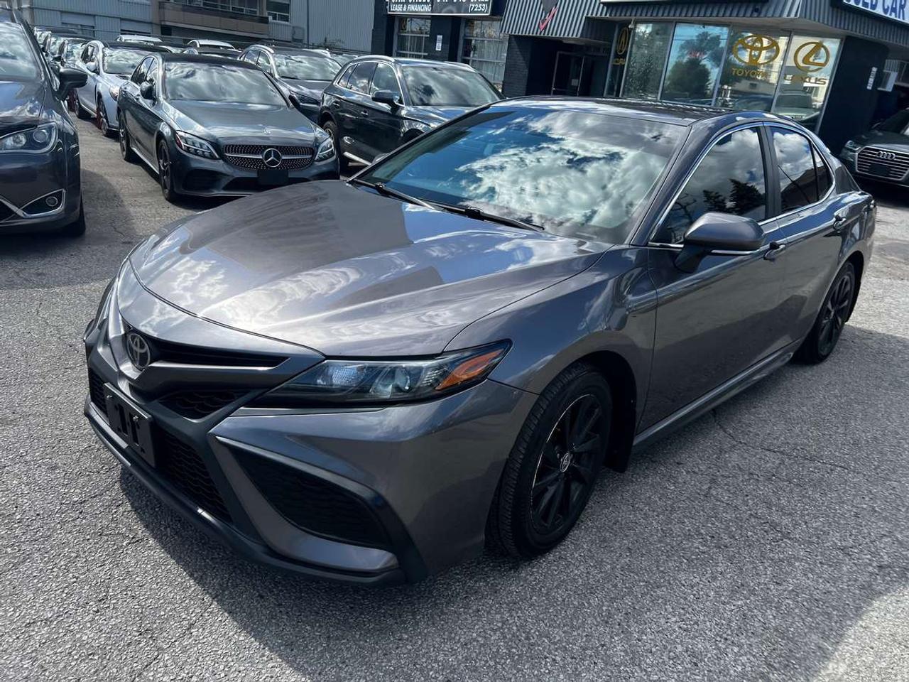 2021 Toyota Camry SE Photo0