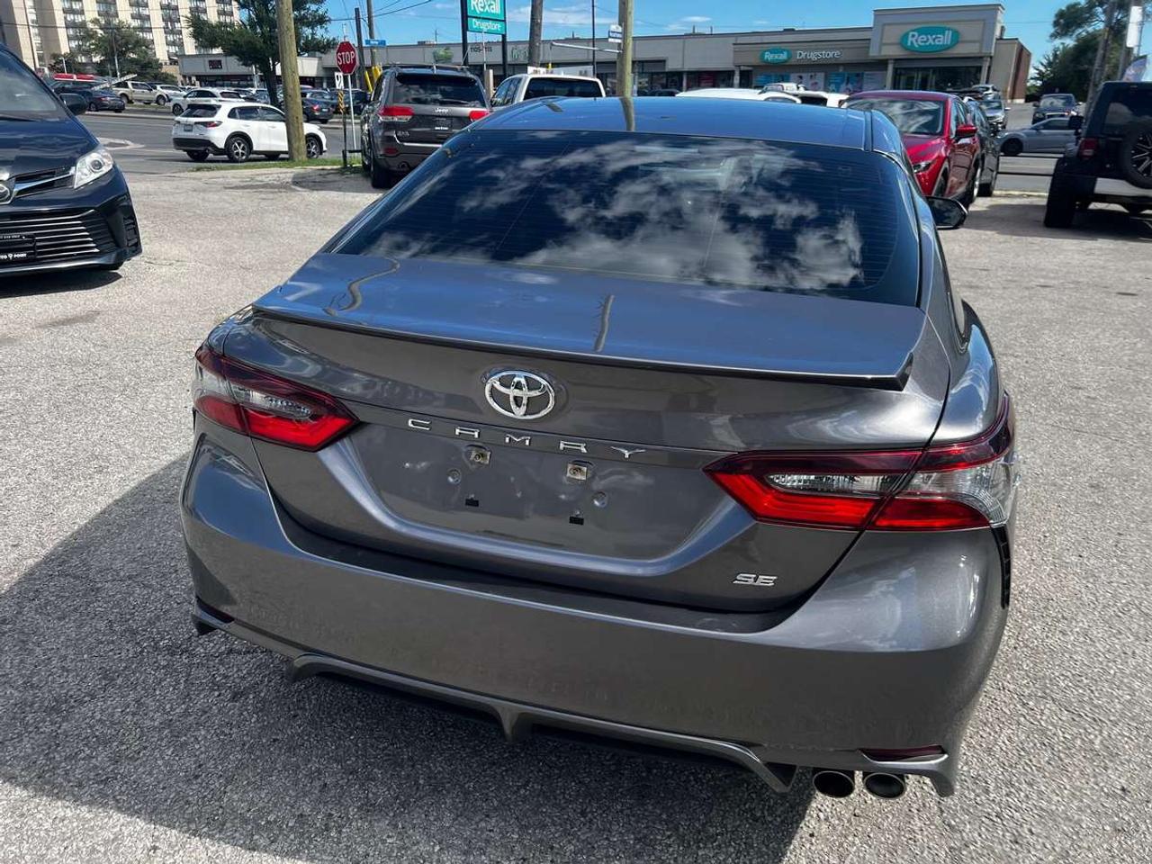 2021 Toyota Camry SE Photo