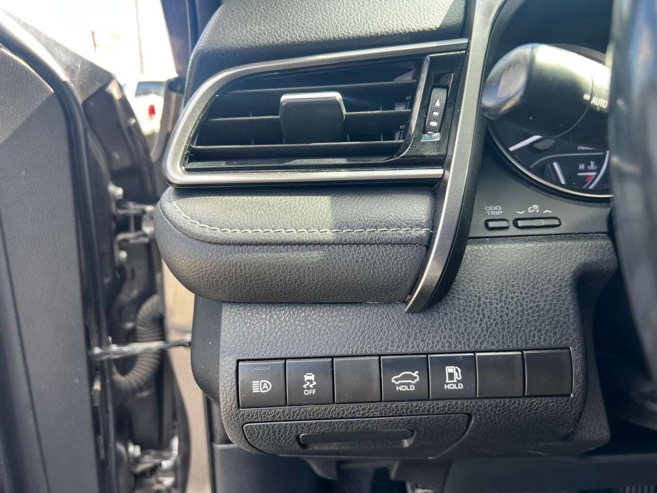 2021 Toyota Camry SE Photo