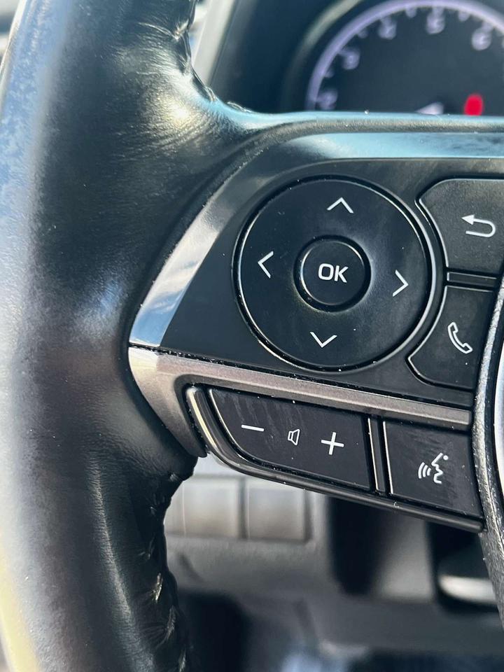 2021 Toyota Camry SE Photo