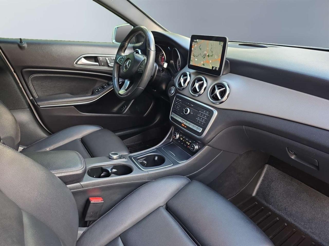 2018 Mercedes-Benz GLA GLA 250 4MATIC * NO ACCIDENTS / CAMERA / PANORAMIC / LED LIGHTS Photo