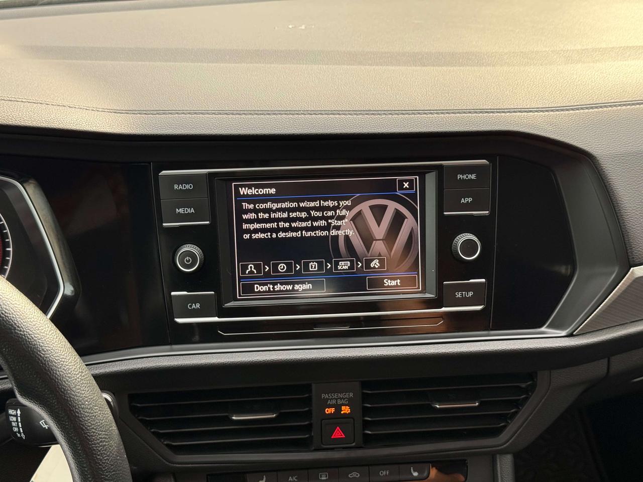 2019 Volkswagen Jetta Comfortline l FWD l 1.4L l 4 Cylinder l Auto l Eco Photo