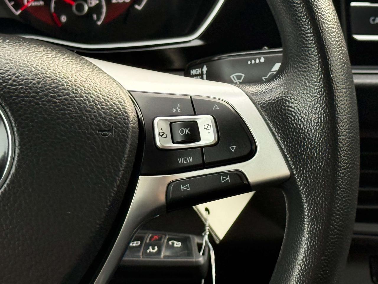 2019 Volkswagen Jetta Comfortline l FWD l 1.4L l 4 Cylinder l Auto l Eco Photo