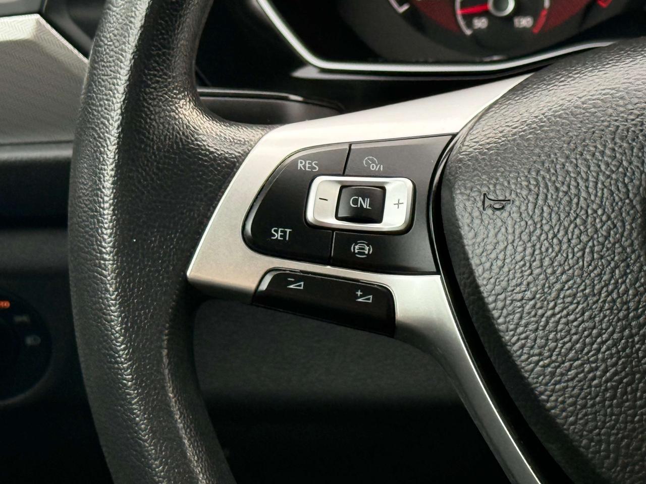 2019 Volkswagen Jetta Comfortline l FWD l 1.4L l 4 Cylinder l Auto l Eco Photo