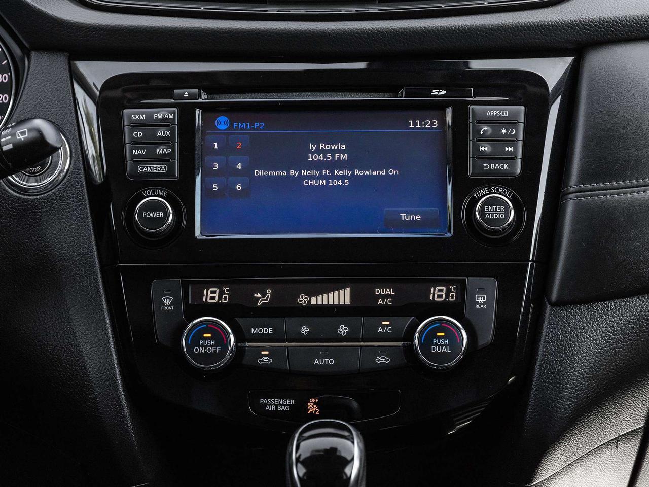 2017 Nissan Rogue SL AWD PLATINUM  ROOF  LEATHER  NAVI Photo