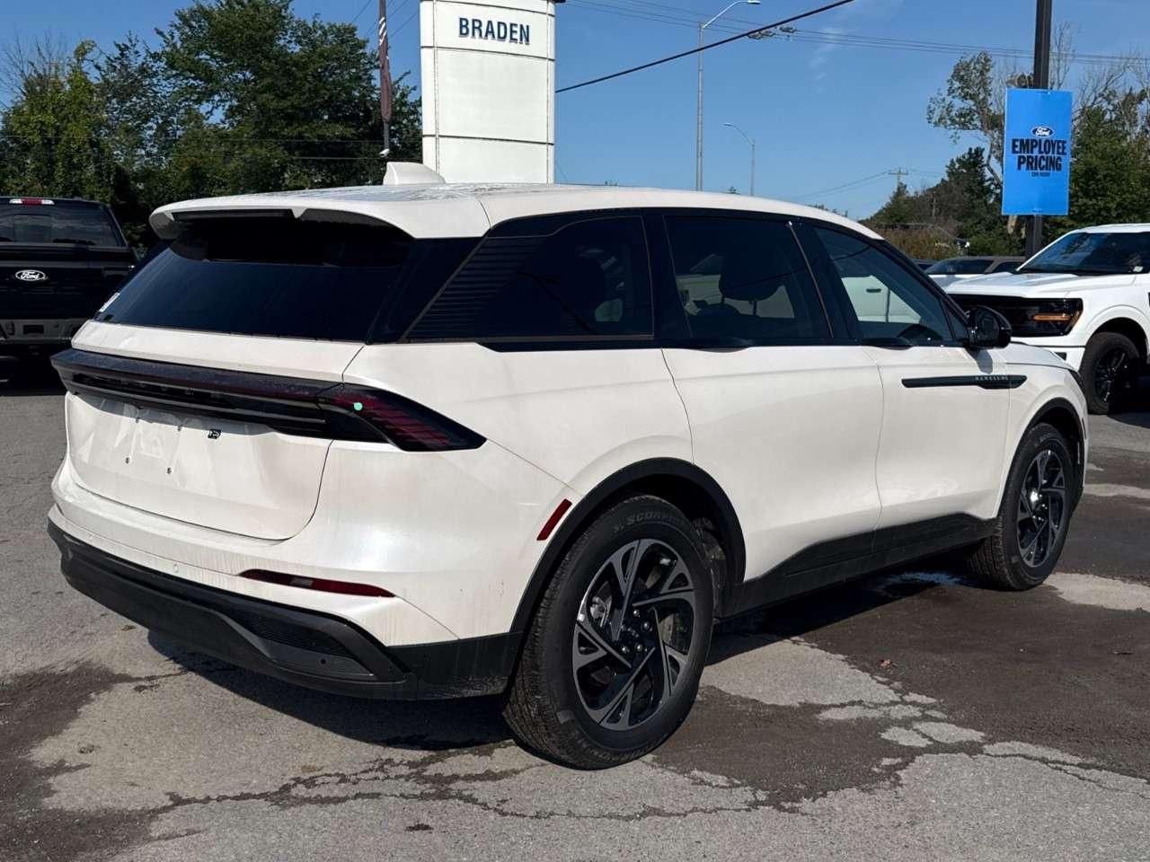 2026 Lincoln Nautilus Premiere AWD Photo