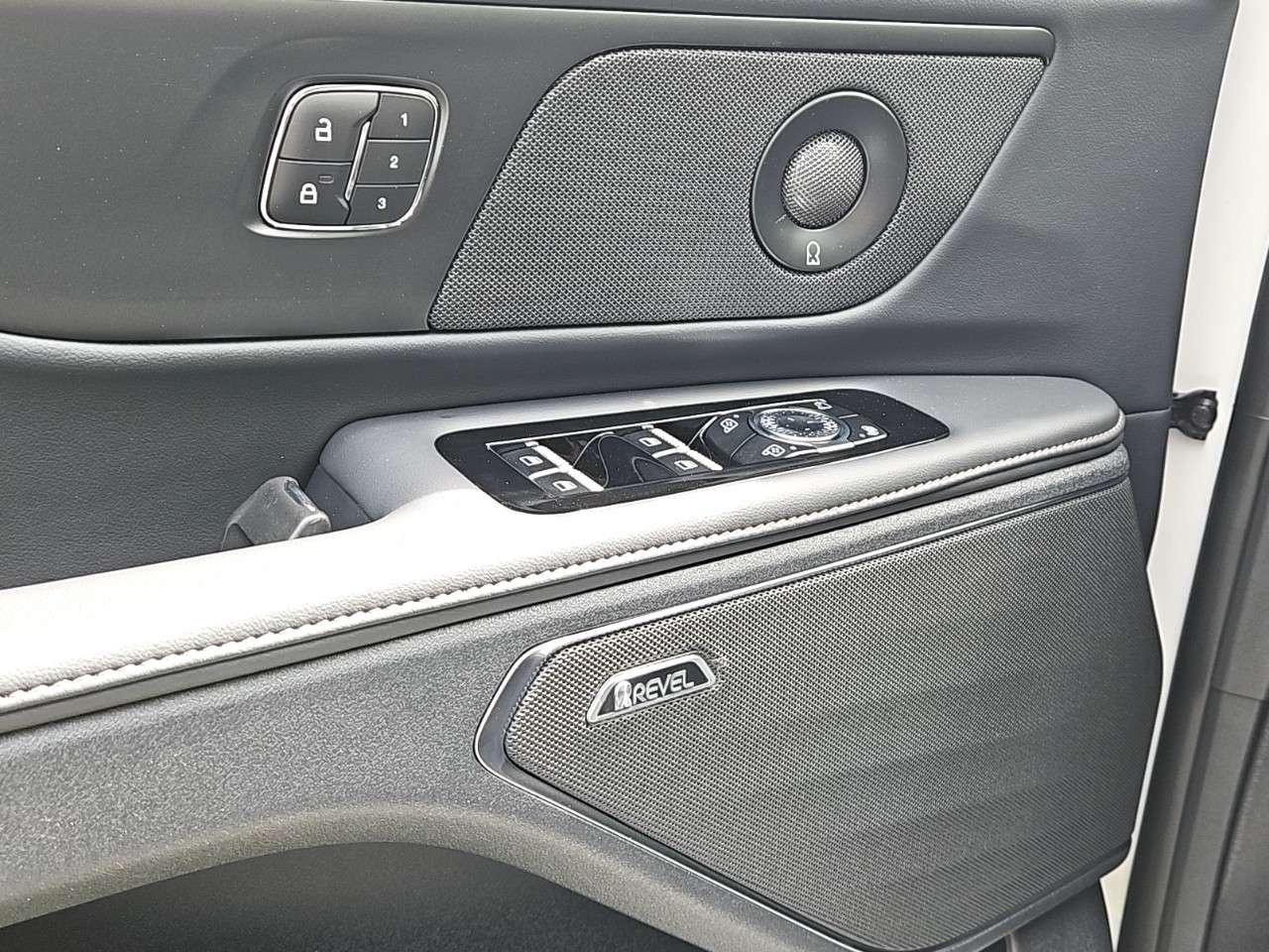 2026 Lincoln Nautilus Premiere AWD Photo