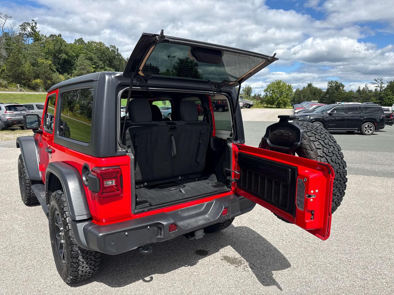 2024 Jeep Wrangler Willys - htd seats/wheel - hard top Photo