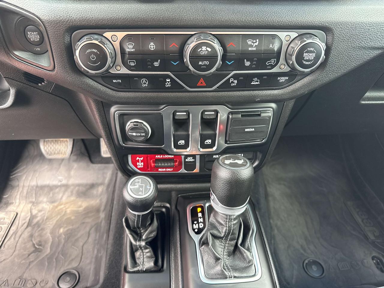 2024 Jeep Wrangler Willys - htd seats/wheel - hard top Photo