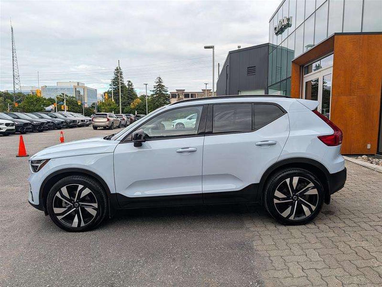 2024 Volvo XC40 B5 Ultimate   H/K Audio   Low KM   Clean Photo