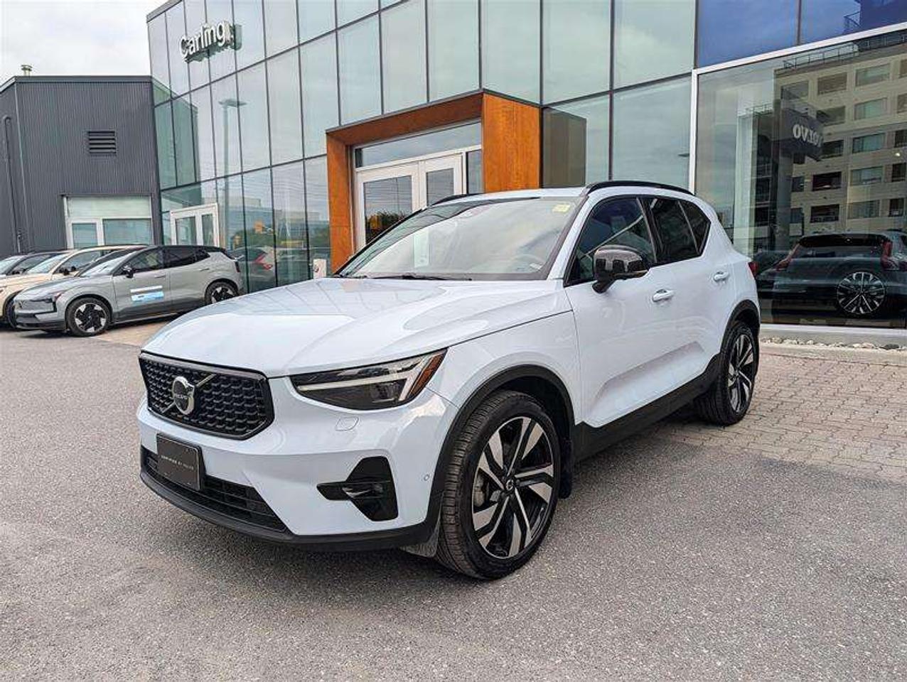 2024 Volvo XC40 B5 Ultimate   H/K Audio   Low KM   Clean Photo