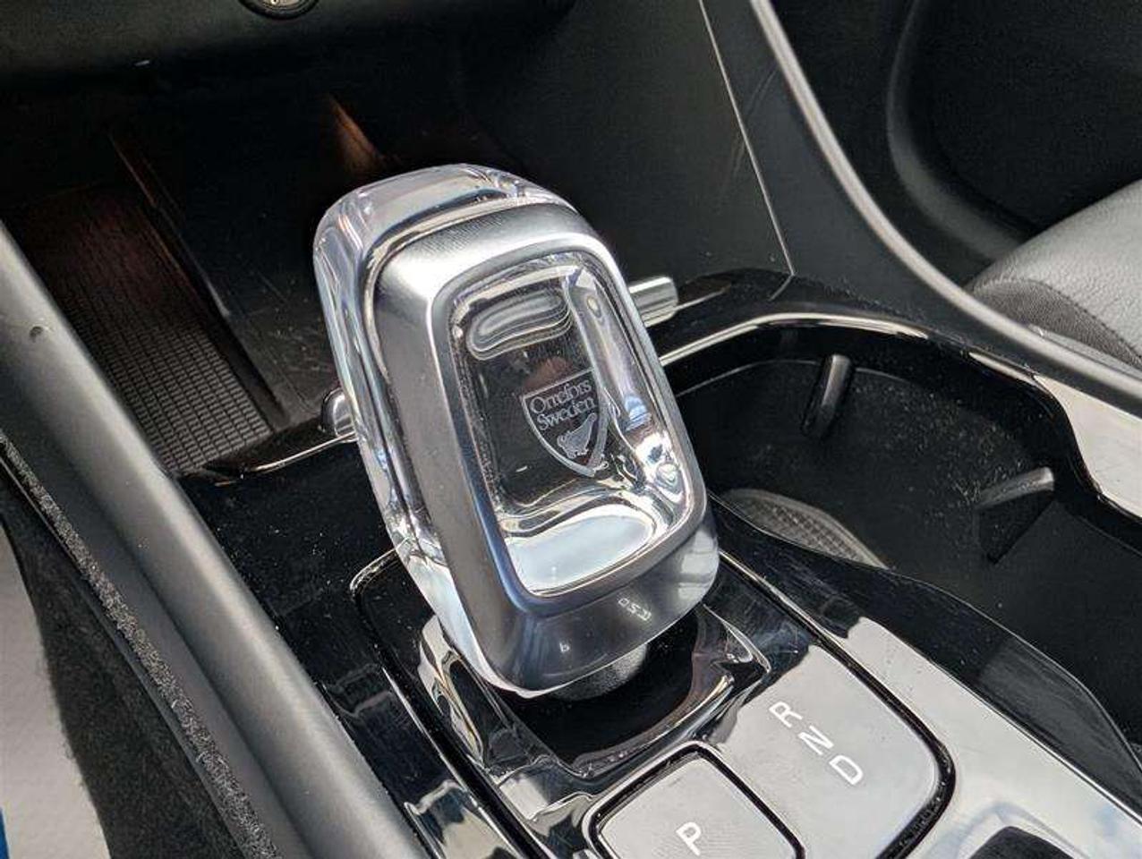 2024 Volvo XC40 B5 Ultimate   H/K Audio   Low KM   Clean Photo