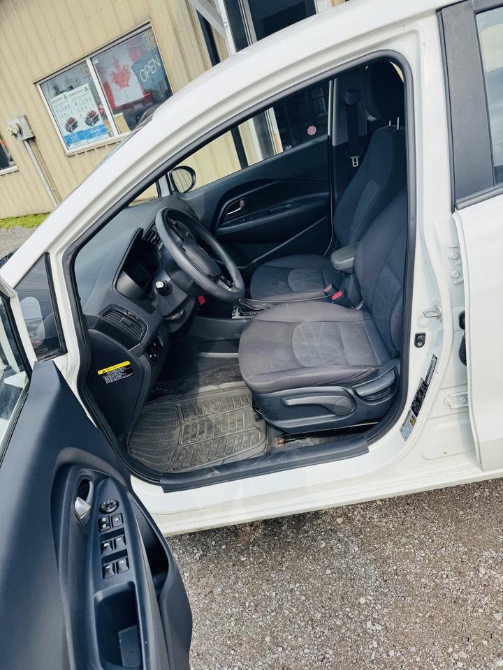 2013 Kia Rio LX Photo