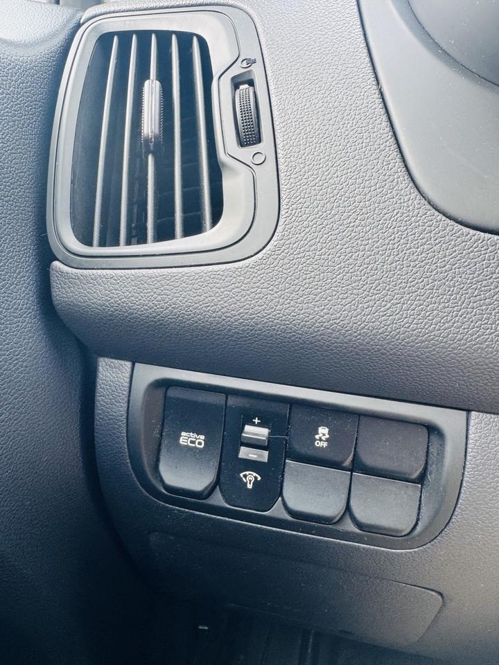 2013 Kia Rio LX Photo