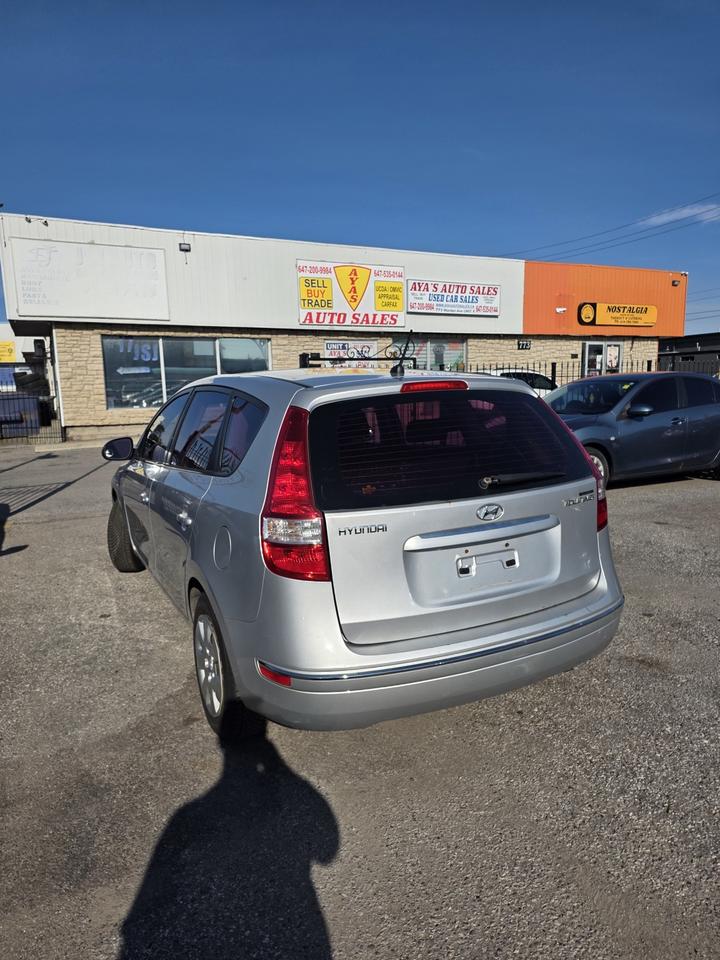 2012 Hyundai Elantra GLS Photo