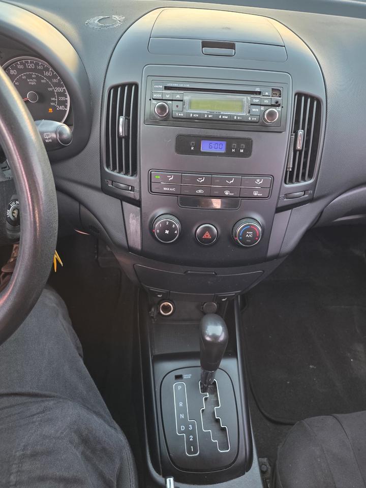 2012 Hyundai Elantra GLS Photo