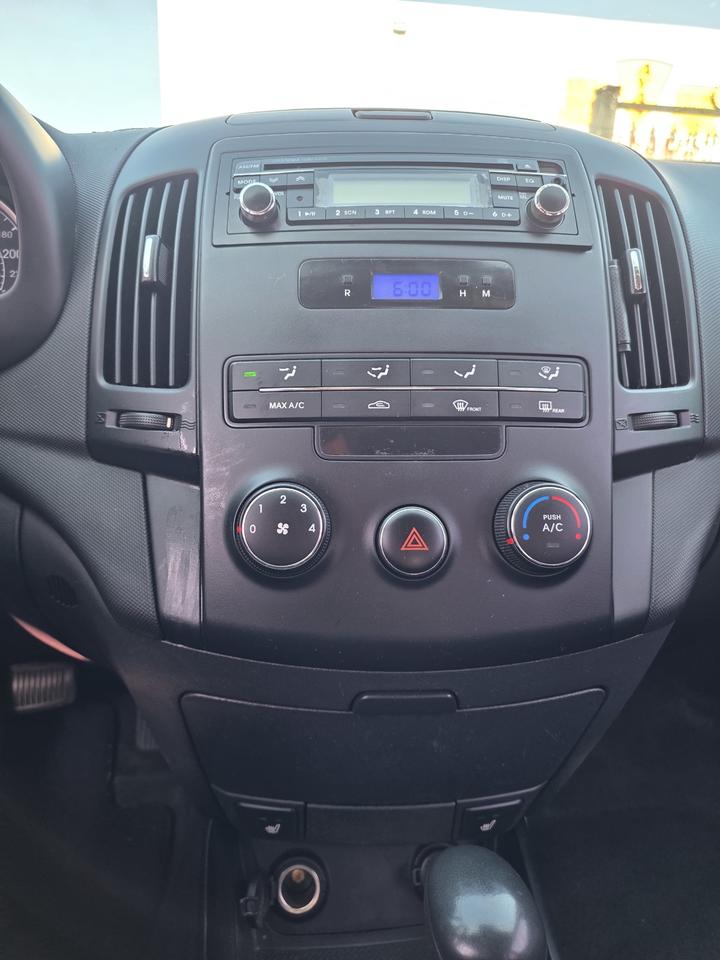 2012 Hyundai Elantra GLS Photo