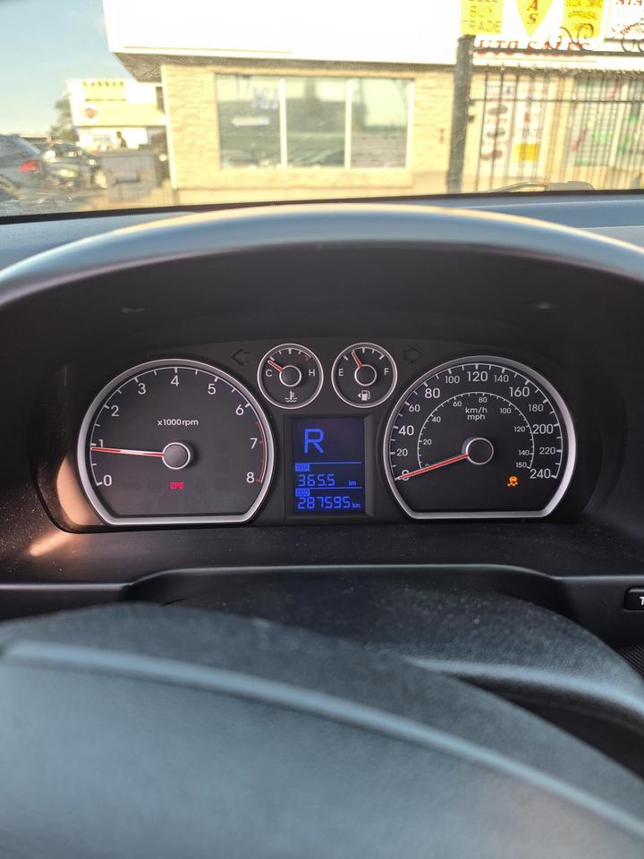 2012 Hyundai Elantra GLS Photo