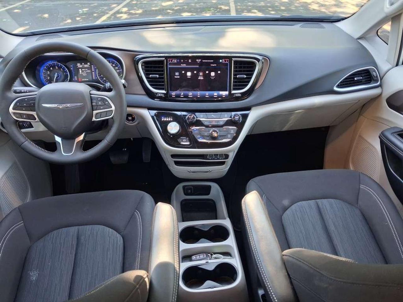 2024 Chrysler Grand Caravan SXT 2WD Photo