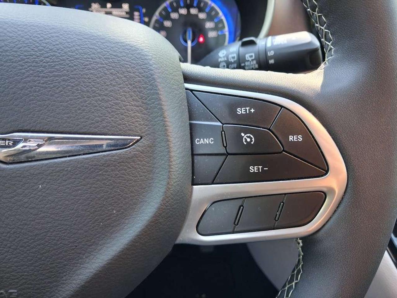 2024 Chrysler Grand Caravan SXT 2WD Photo