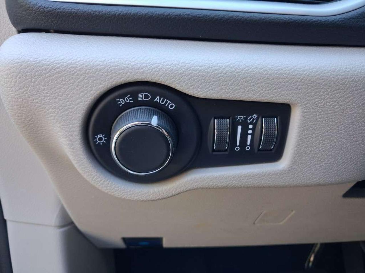 2024 Chrysler Grand Caravan SXT 2WD Photo