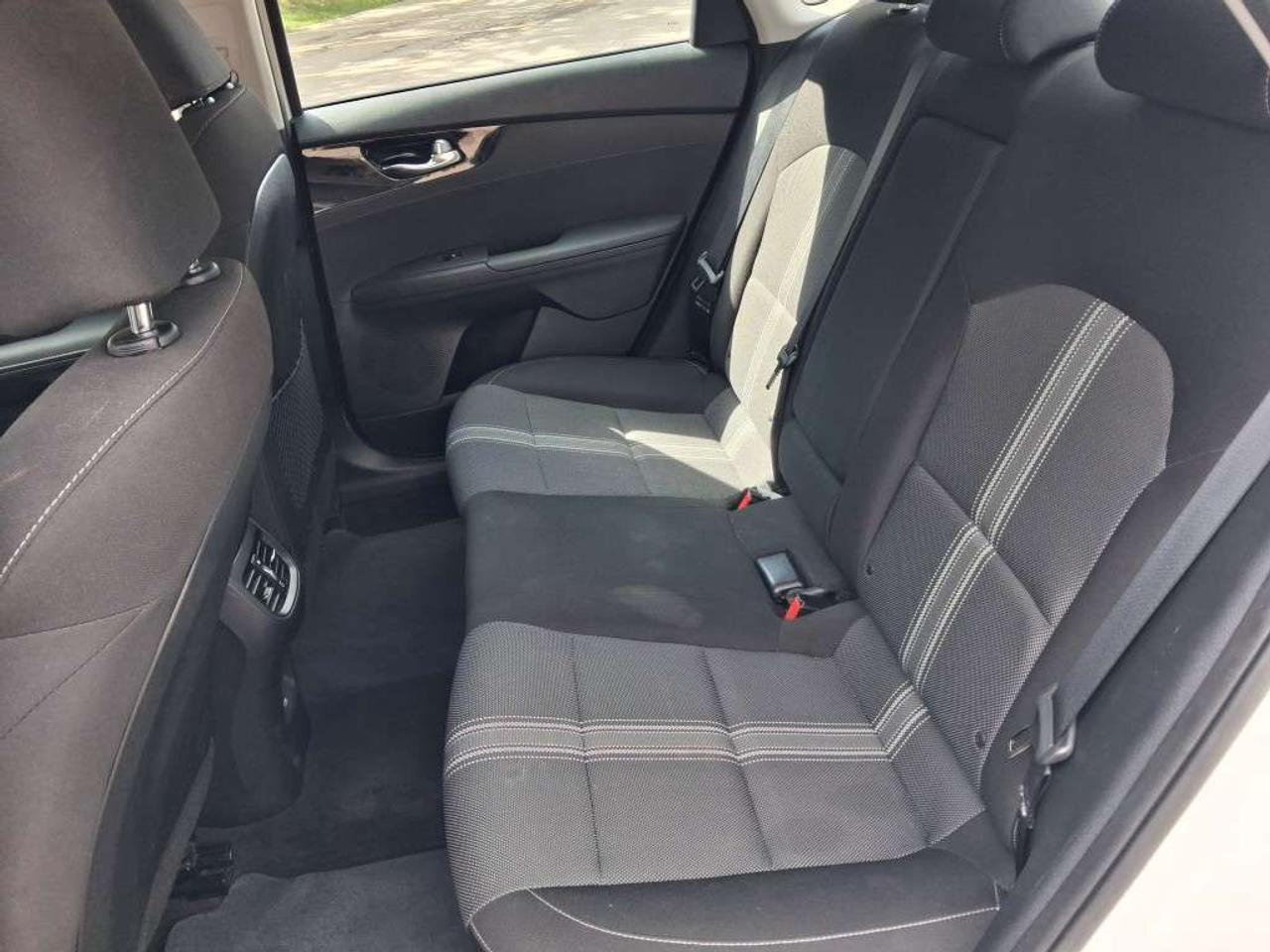 2024 Kia Forte EX IVT Photo