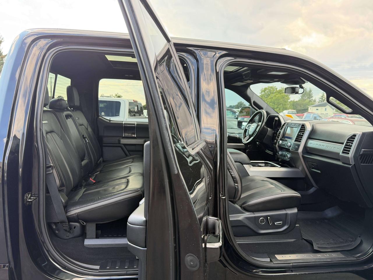 2021 Ford F-250 Platinum Photo