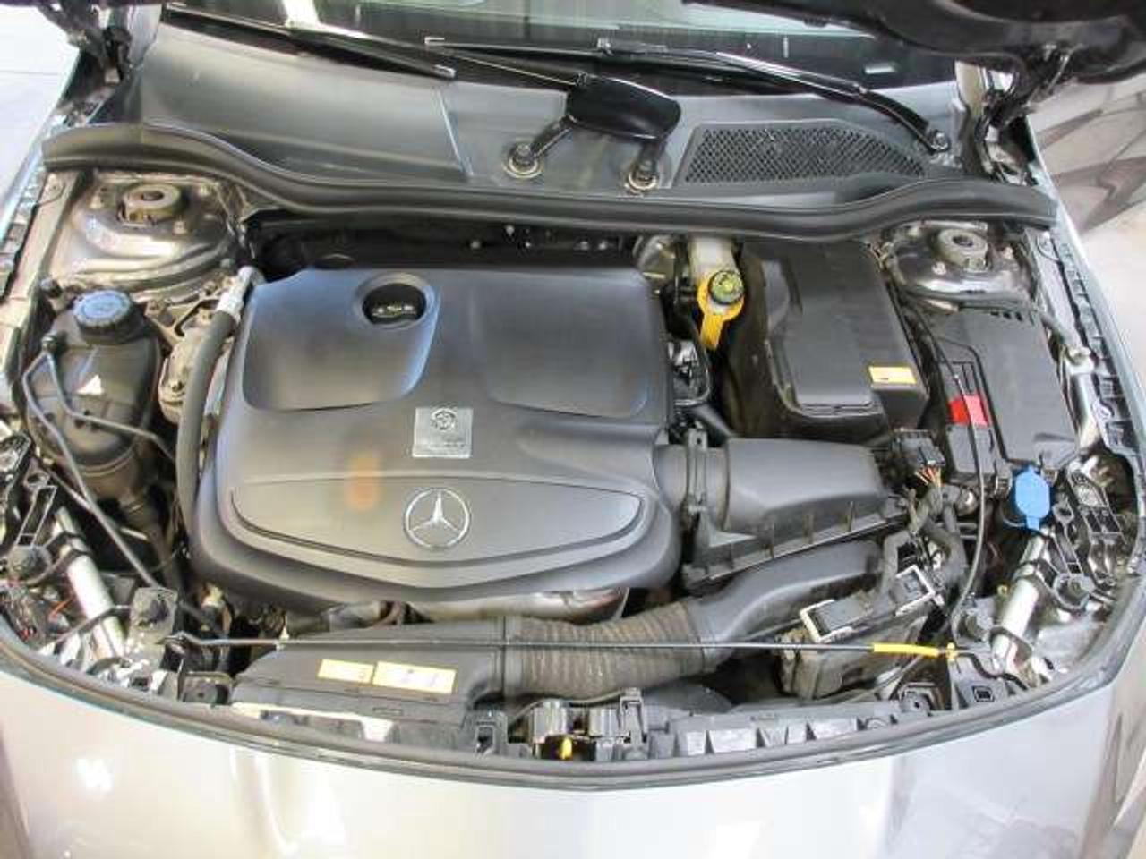 2015 Mercedes-Benz CLA 4MATIC, AMG PACKAGE, APPLE/ANDROID, MINT! 184K! Photo