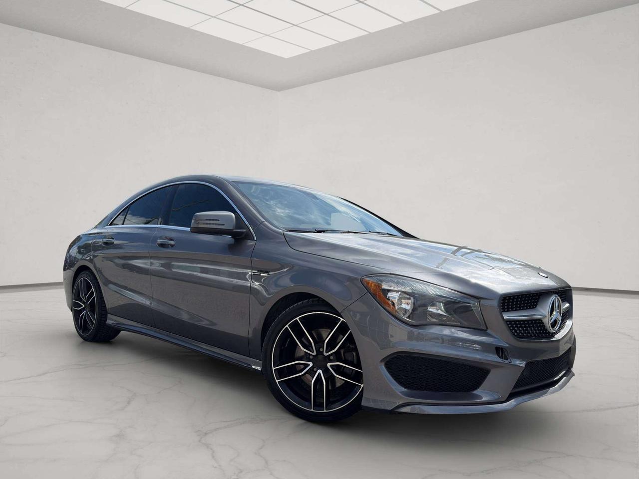2015 Mercedes-Benz CLA 4MATIC, AMG PACKAGE, APPLE/ANDROID, MINT! 184K! Photo0