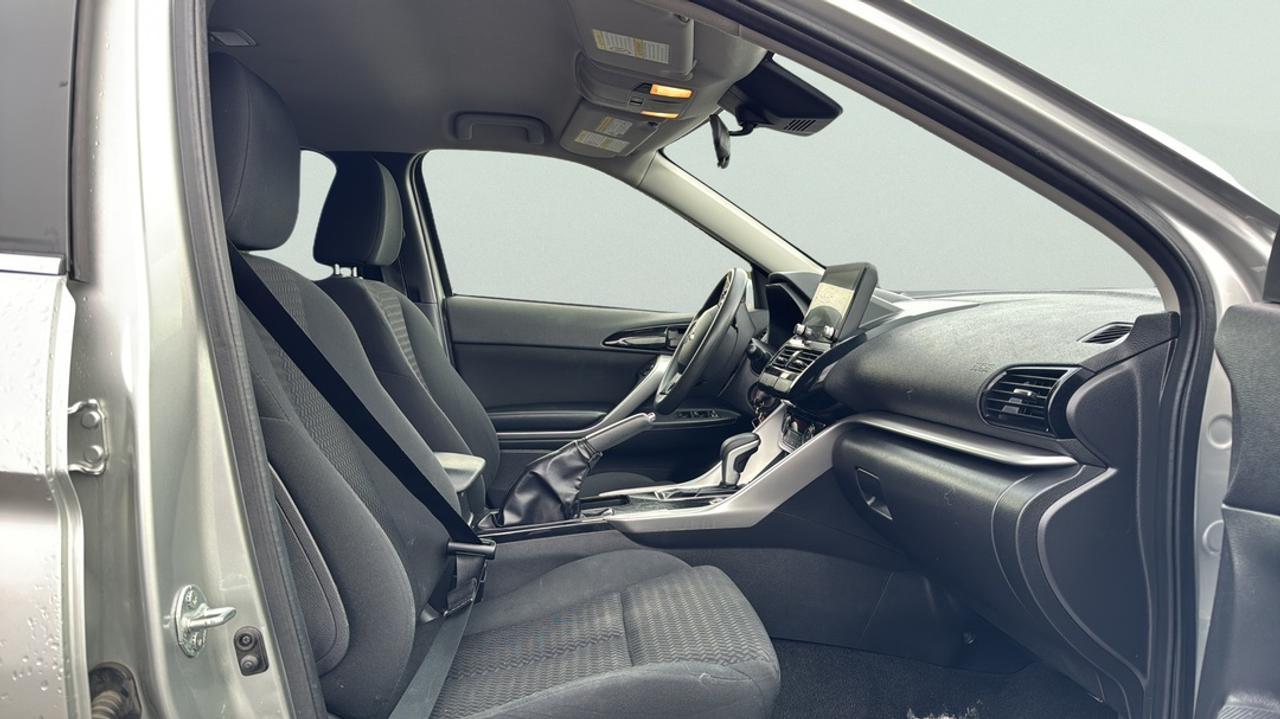 2022 Mitsubishi Eclipse Cross ES CROSS Photo