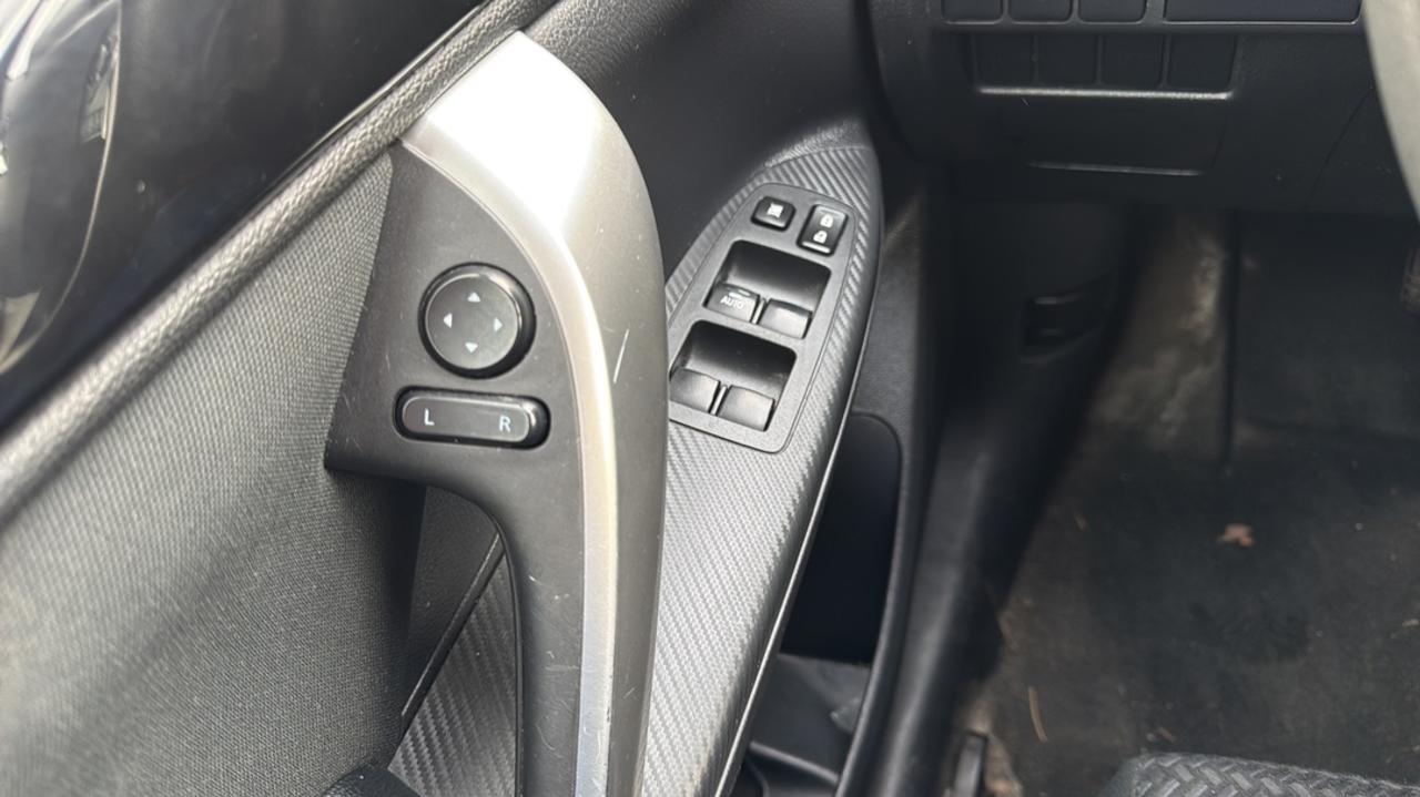 2022 Mitsubishi Eclipse Cross ES CROSS Photo