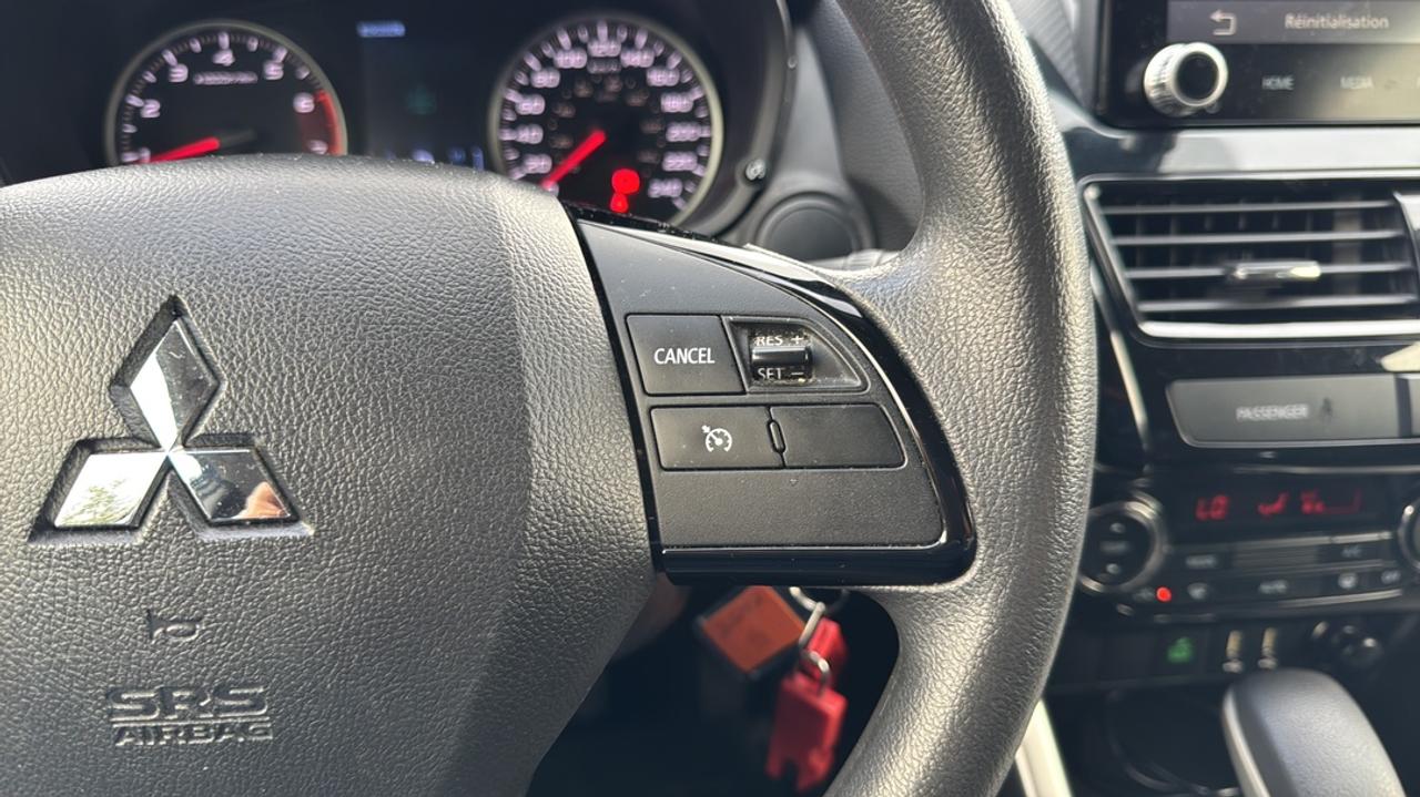 2022 Mitsubishi Eclipse Cross ES CROSS Photo