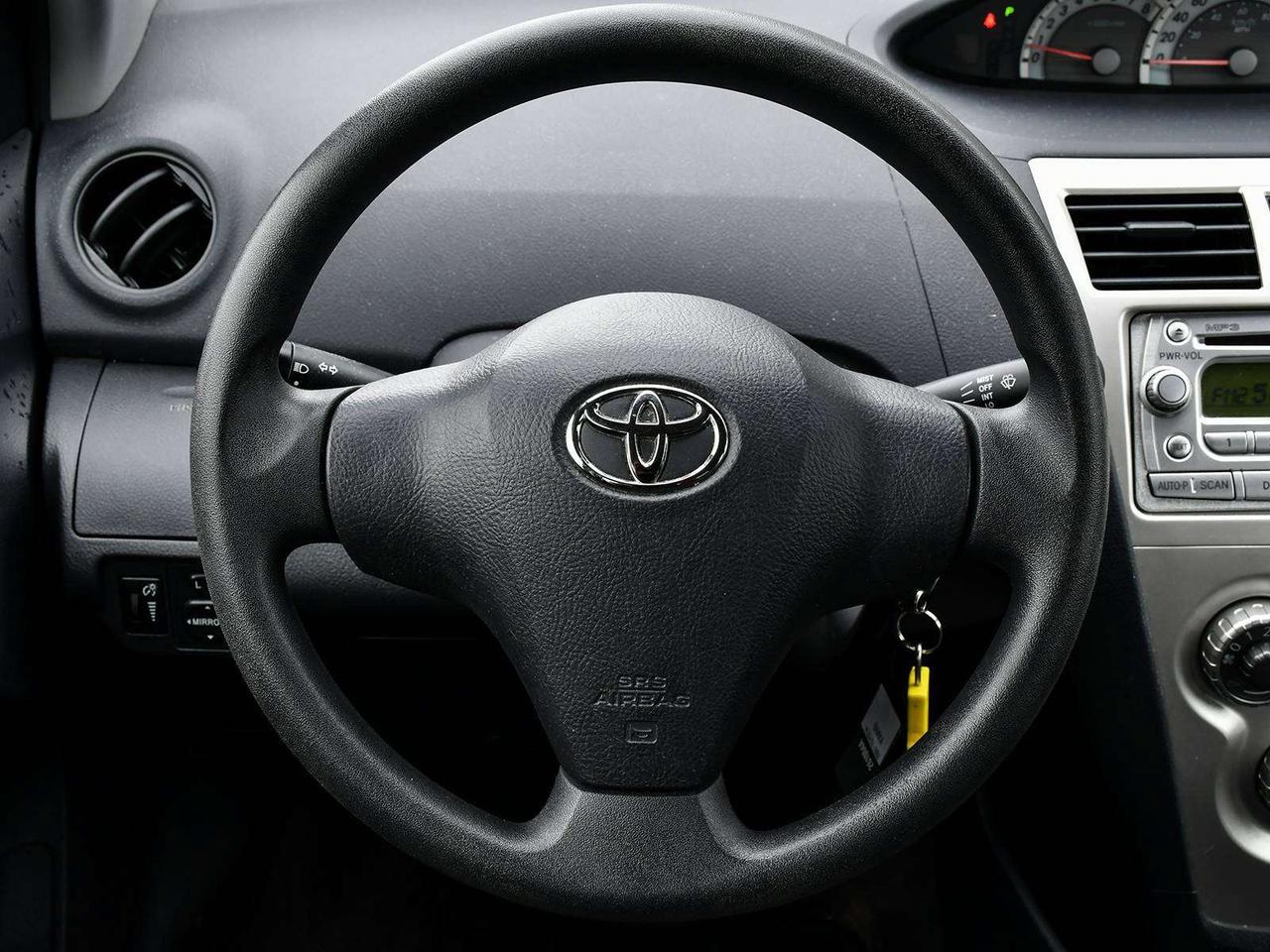 2007 Toyota Yaris 1 OWNER   CLEAN CARFAX   GREAT ON GAS   SOLD ASIS Photo