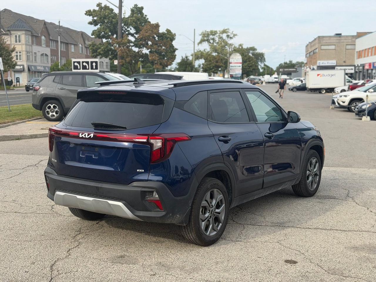 2025 Kia Seltos LX Photo4