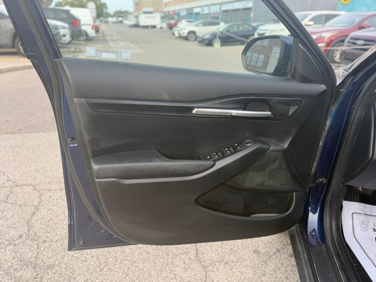 2025 Kia Seltos LX Photo