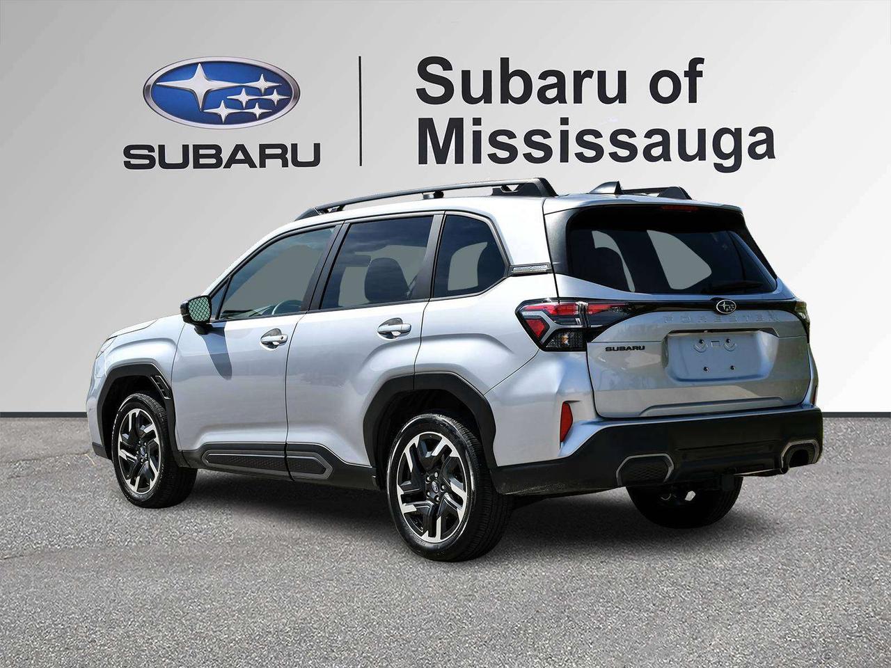 2025 Subaru Forester LIMITED   1OWNER   CLEAN CARFAX   HITCH   CAM   BT Photo